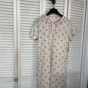 SELLING CATHERINE MALANDRINO NIGHTGOWN SIZE M FLORAL SHORT SLEEVE NWT